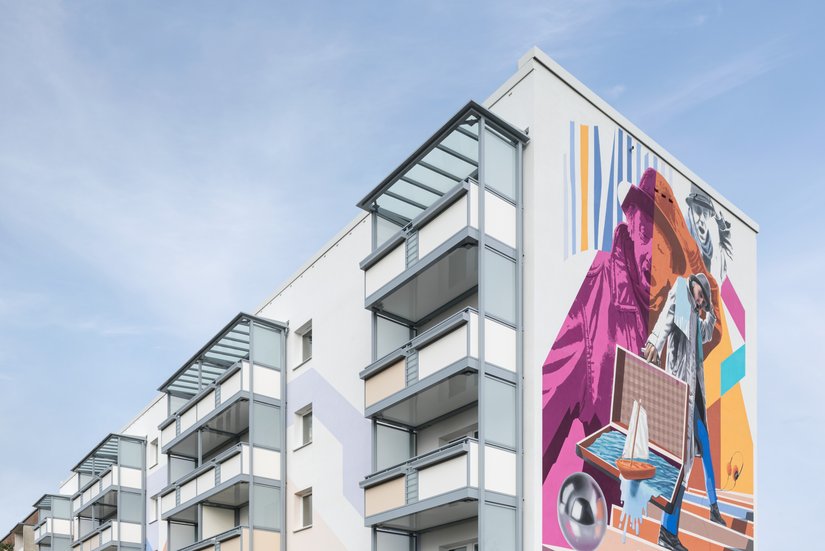 Fassade als Leinwand für ein einzigartiges Kunstwerk: Guido Raddatz der Colorful – Agentur für Gestaltung verwandelt die Gebäudehülle des Plattenbaus in einen Hingucker.&nbsp;